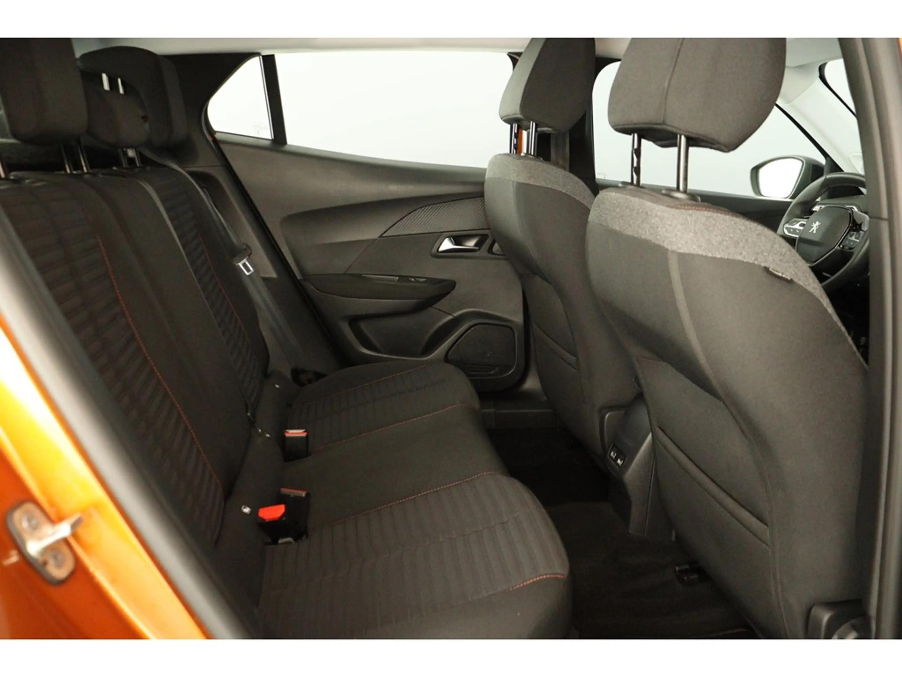 Peugeot e-2008 136pk Active — photo 12