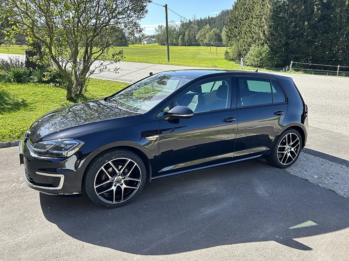Volkswagen e-Golf 35,8kWh (mit Batterie) Schwarz - 2