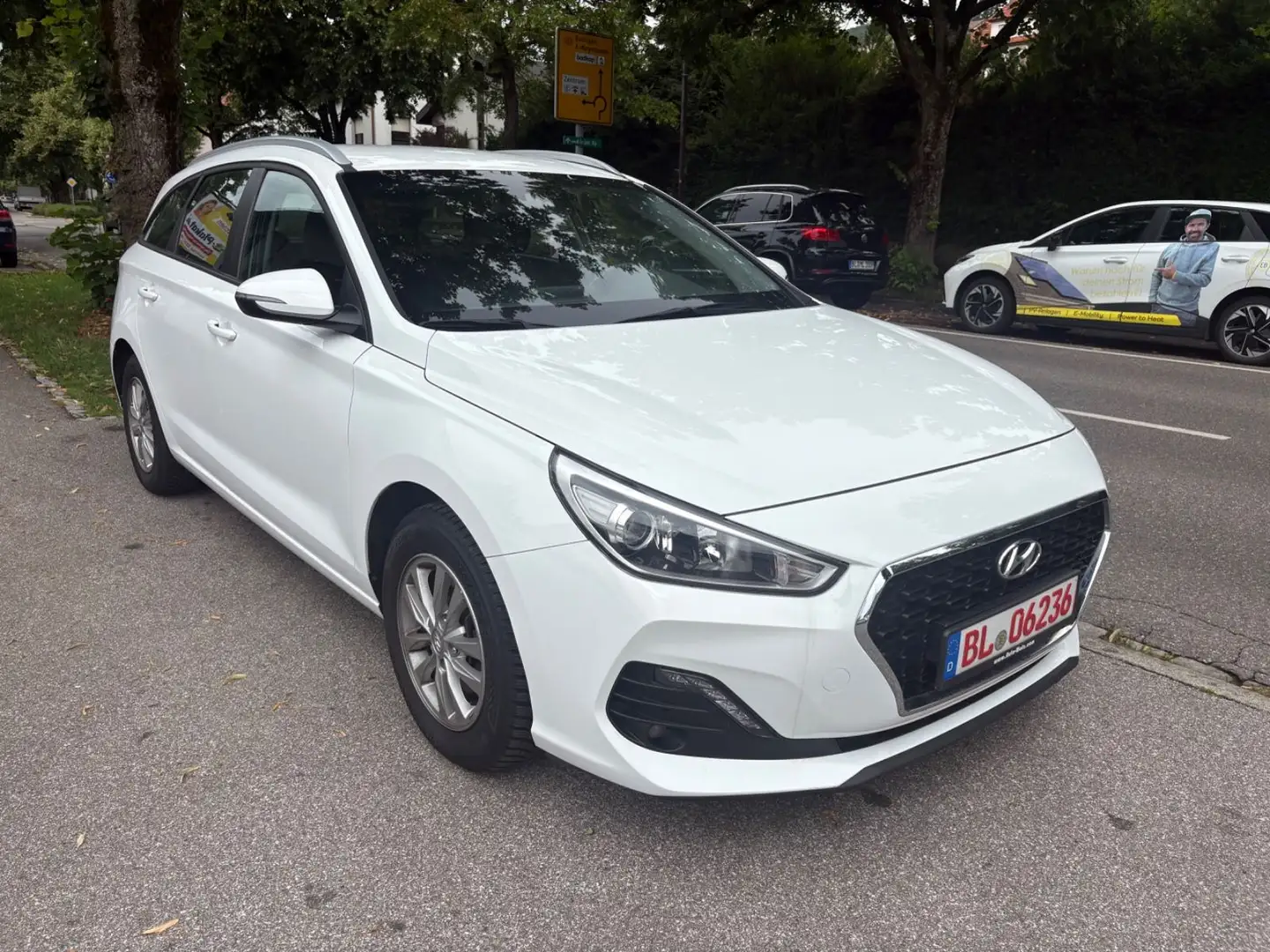 Hyundai i30 cw Select Euro 6 Alu TÜV /AU Neu Wit - 1