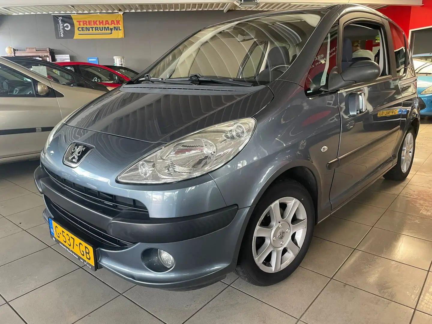 Peugeot 1007 1.4 Urban Nette uitvoering, full options, vol auto Gris - 1