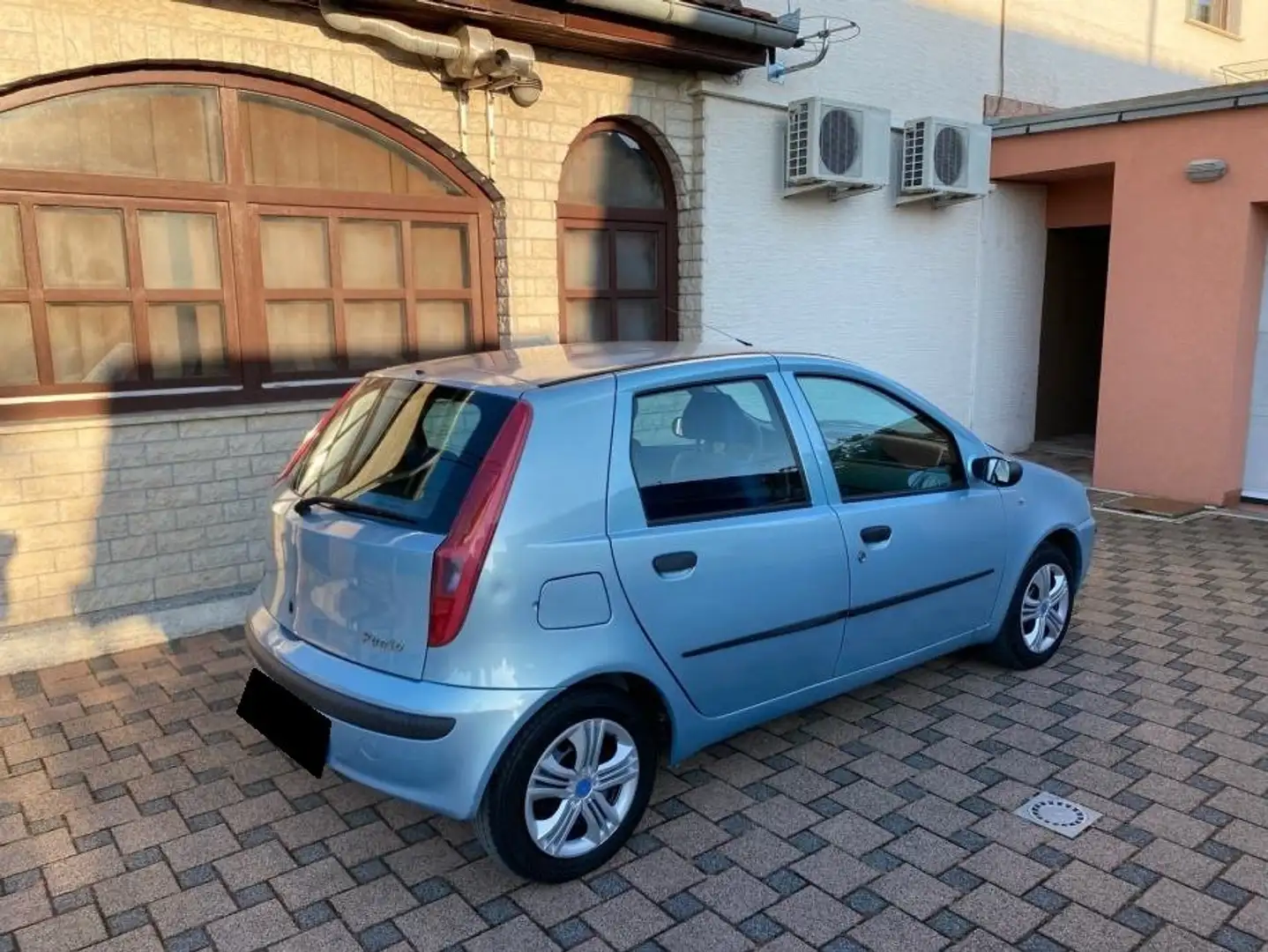Fiat Punto 1.2i+8v+First+Class Blauw - 1