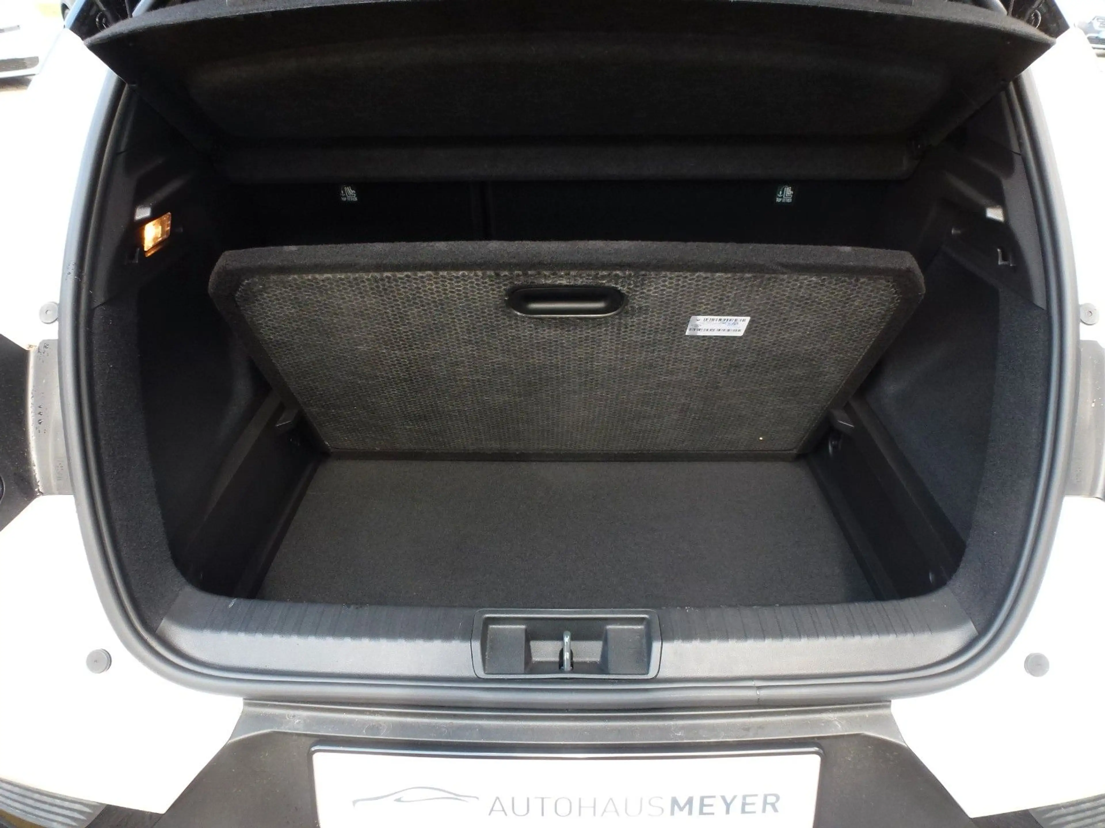 Renault Captur Mild Hybrid 160 EDC Techno — photo 8