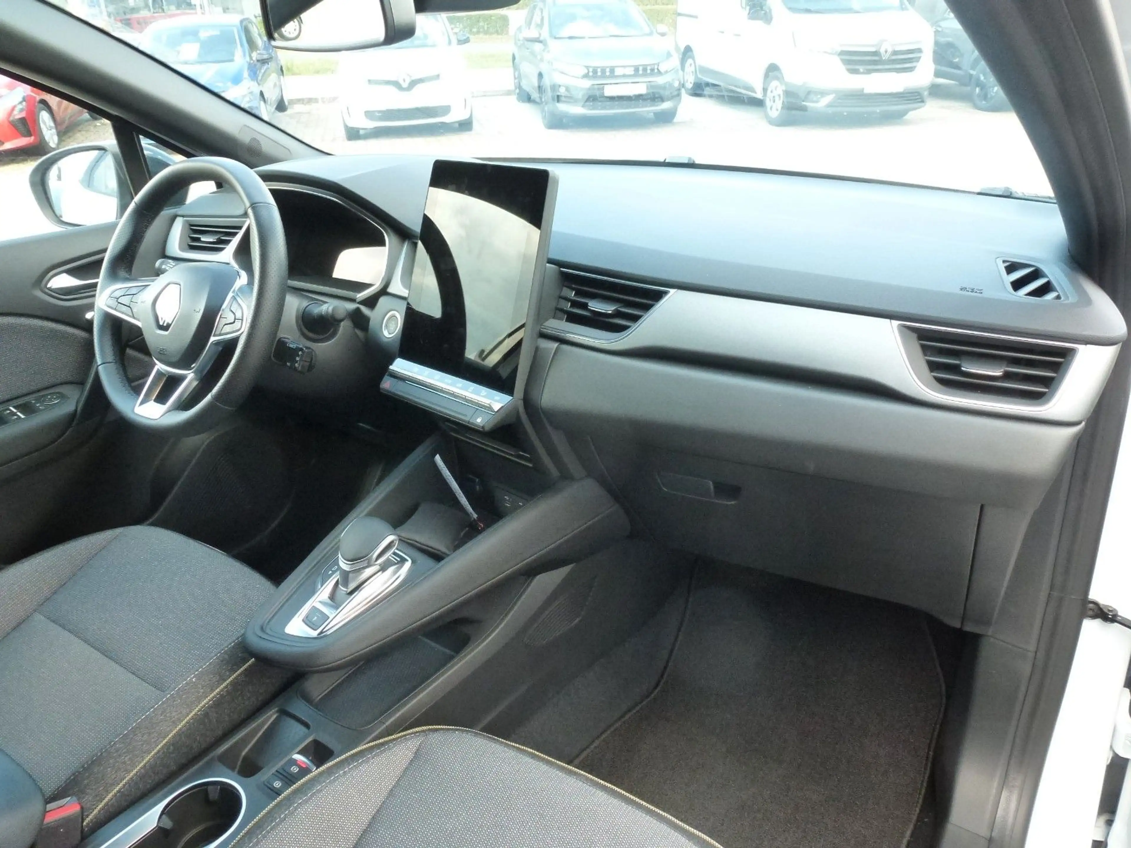 Renault Captur Mild Hybrid 160 EDC Techno — photo 13