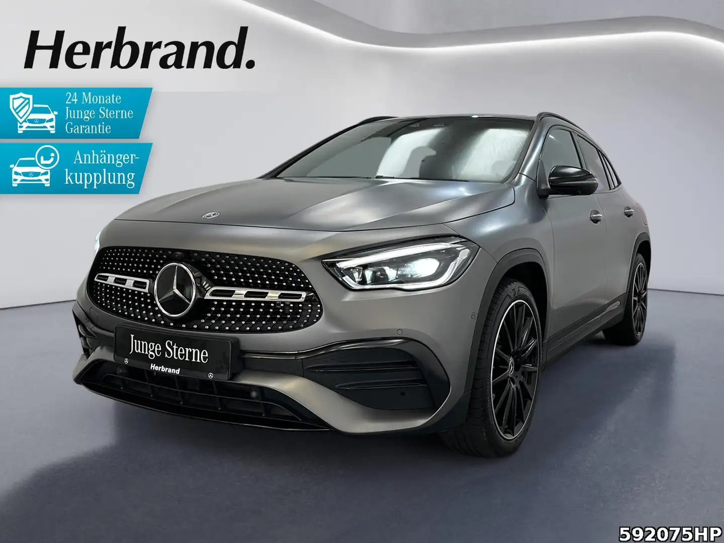 Mercedes-Benz GLA 250 e AMG Line DISTRONIC AHK Panoramadach 20 Grau - 1