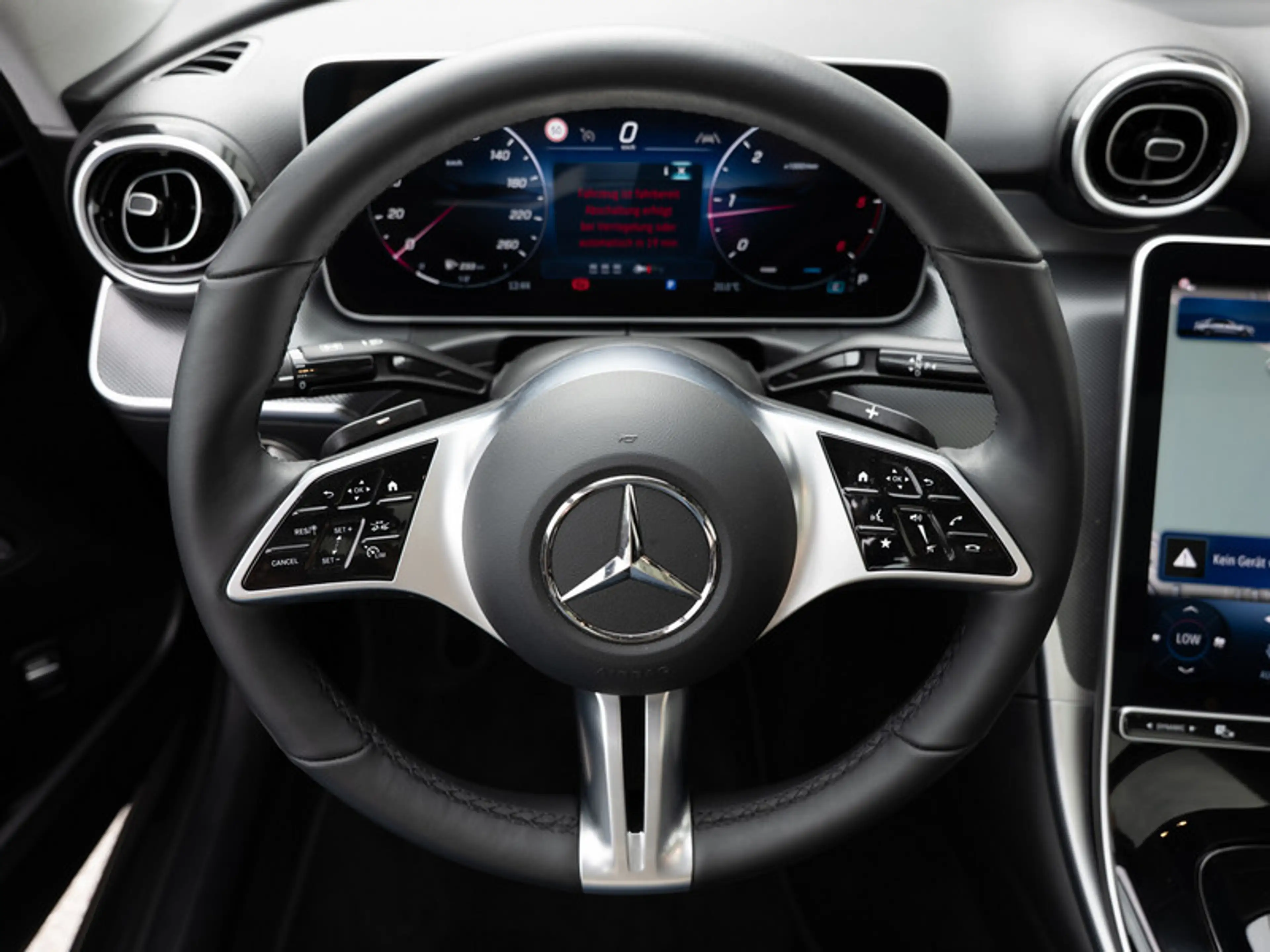 Mercedes-Benz C 220 d Avantgarde/LED/Pano/Totw/Leder/Winter — photo 8