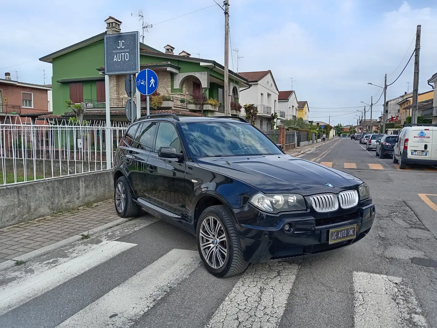 BMW X3 2.0d MANUALE NAVI  INTERNI SPORTIVI Černá - 1