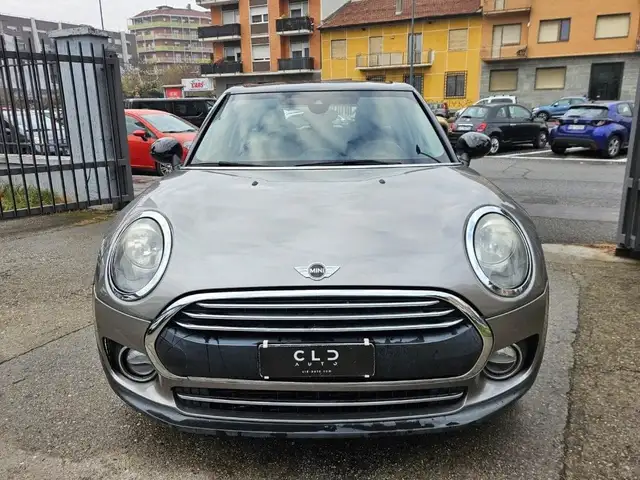 Mini Clubman view 2