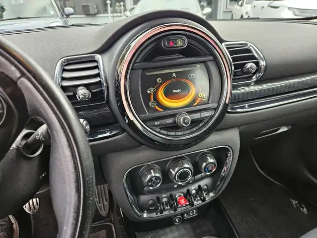 Mini Clubman view 14