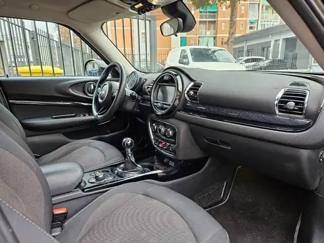 Mini Clubman view 11