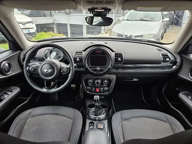 Mini Clubman view 9