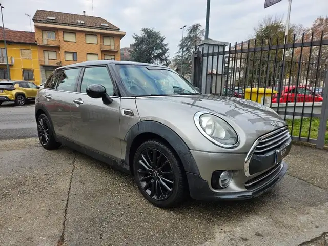 Mini Clubman view 3