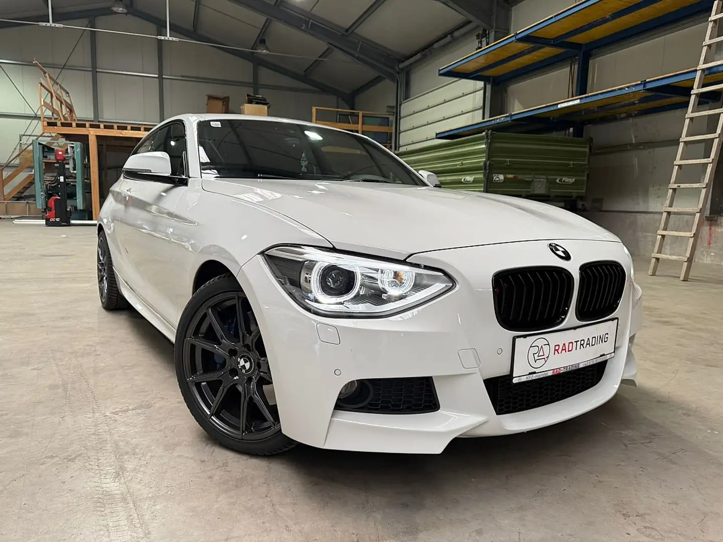 BMW 125 d Aut. *M-Performance* *SHZ* *NAVI* Blanc - 2