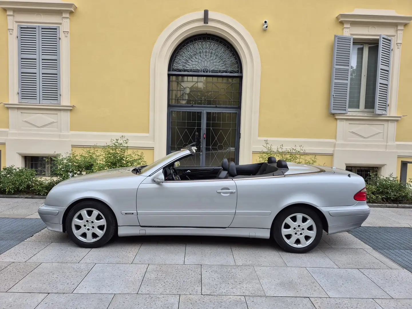 Mercedes-Benz CLK 230 CLK Cabrio 230 Kompressor ASI CRS auto UNICO PROP. Plateado - 2