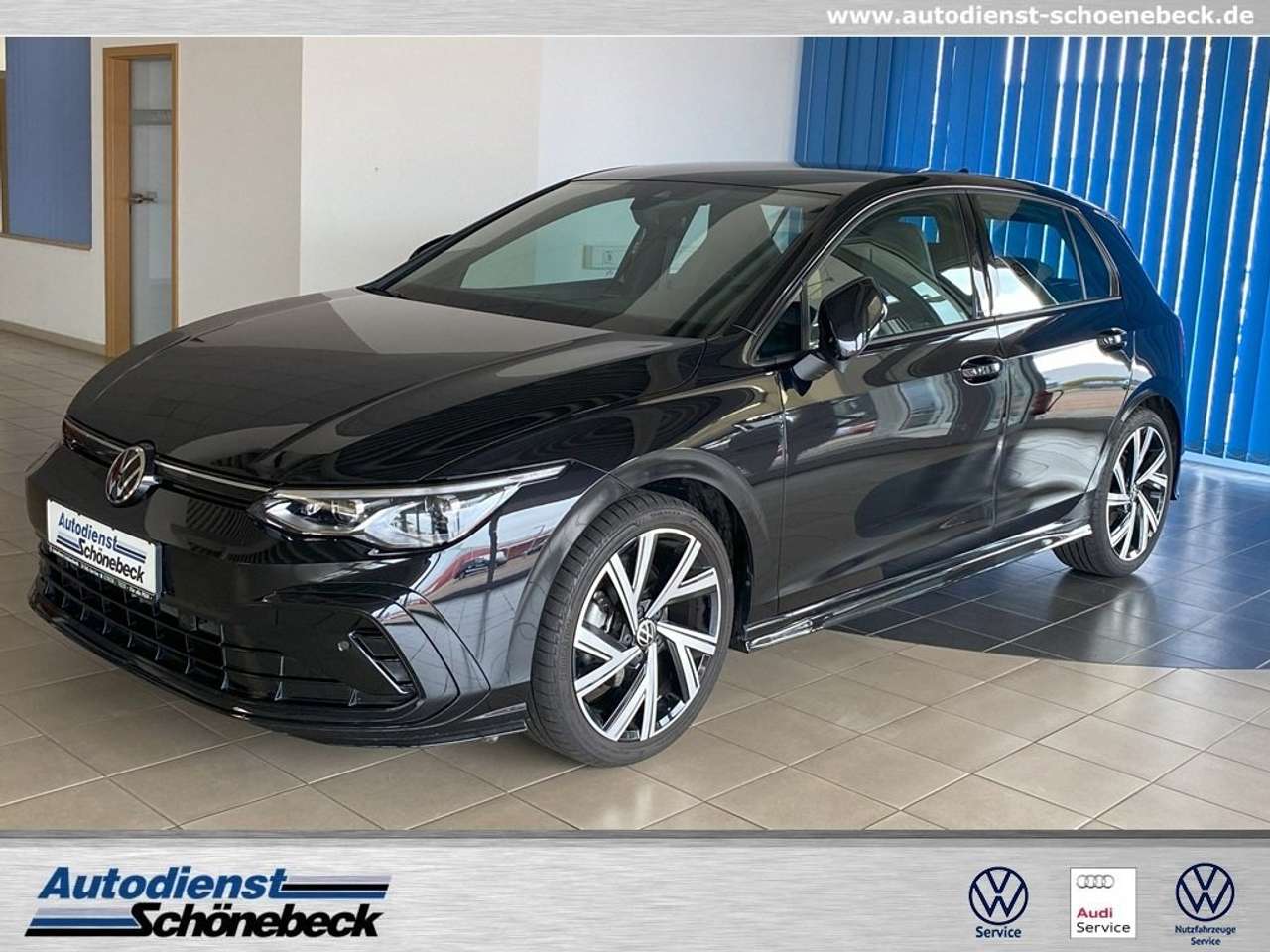 Volkswagen Golf 2021 — R-Line