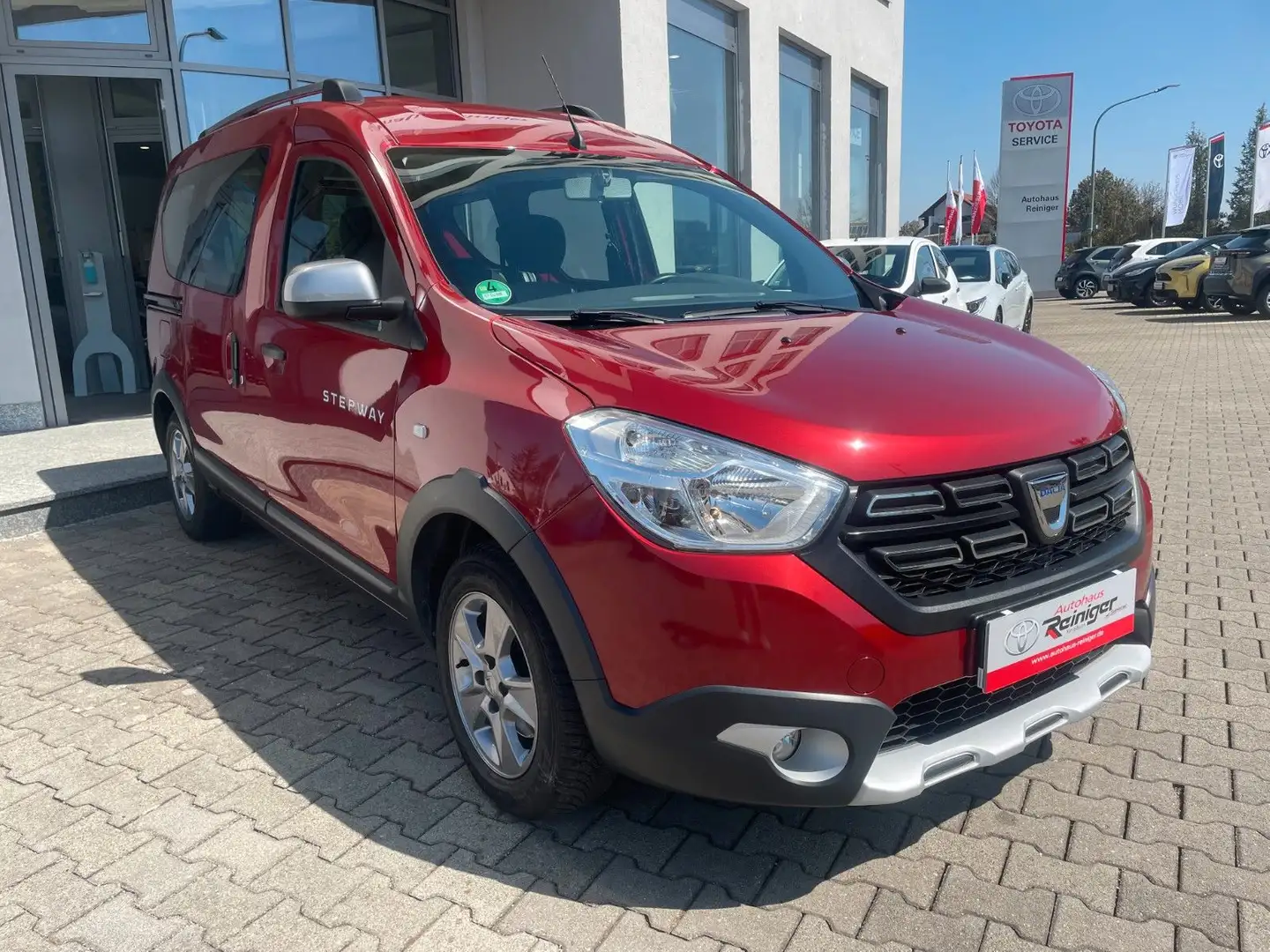 Dacia Dokker Stepway TCe115  Turbo *Navi,SHZ,RFK,AHK Kırmızı - 1