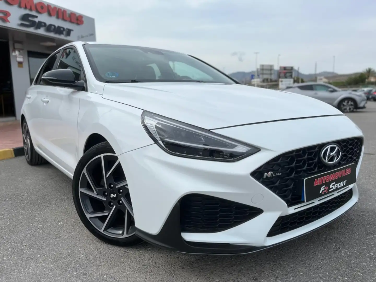 Hyundai i30 Pequeño Manual de 5 Puertas Bianco - 1