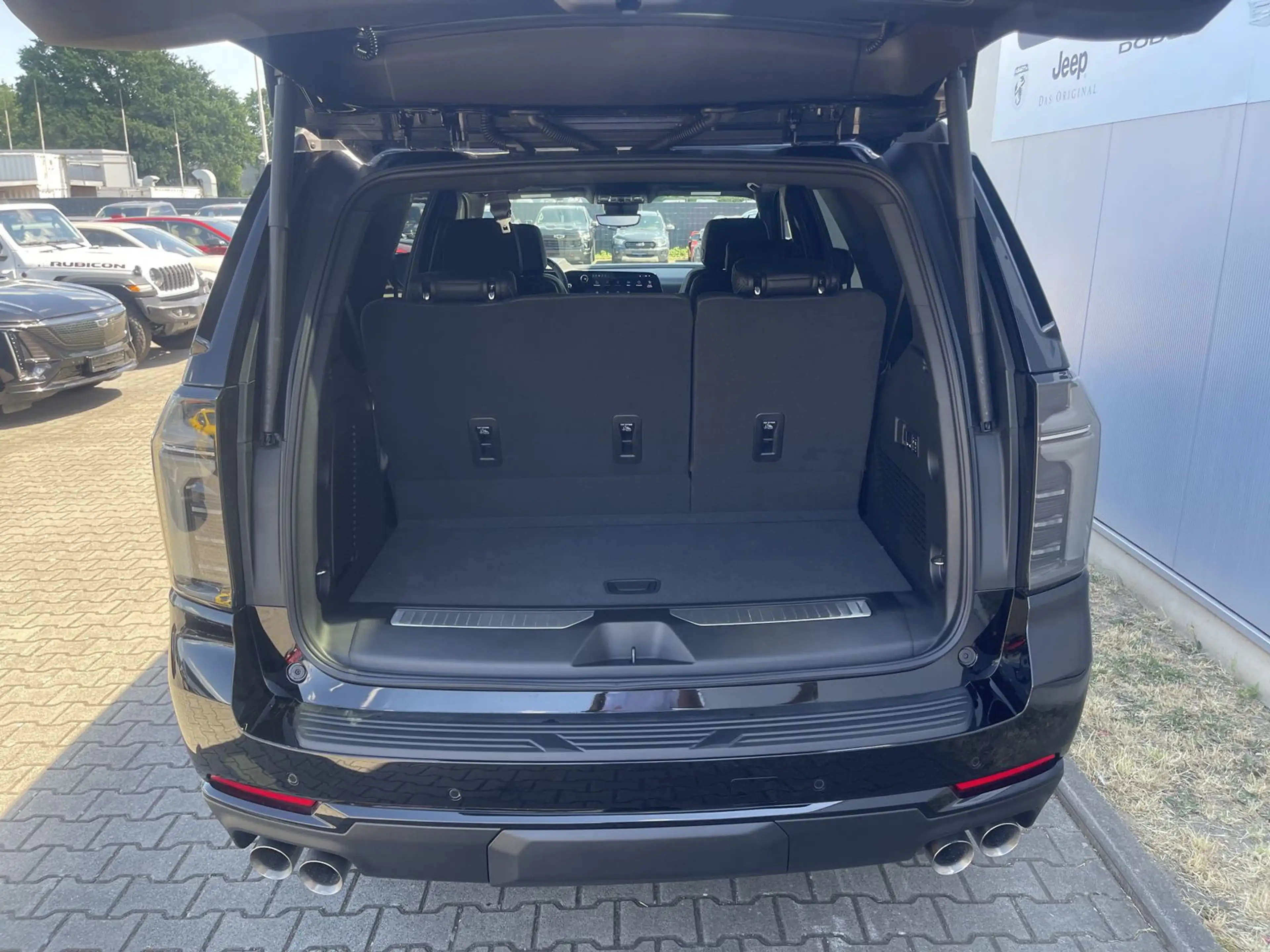 Chevrolet Tahoe 6,2 V8 RST — photo 5