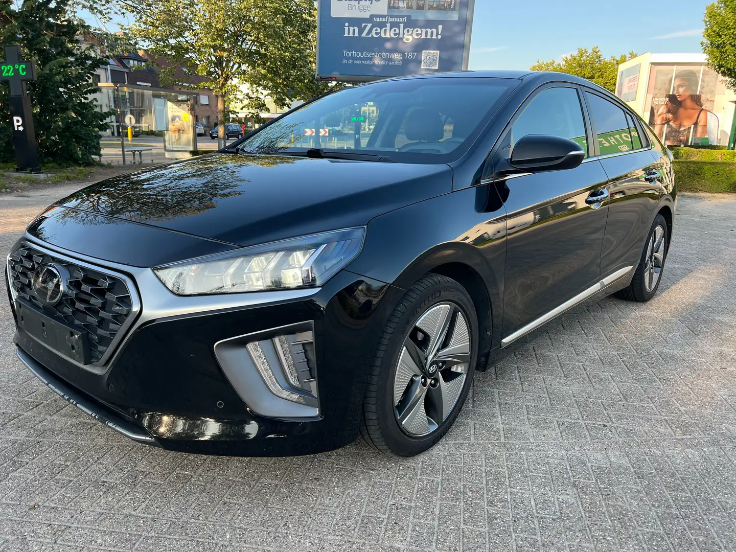 Hyundai IONIQ IONIQ Hybrid 1.6 GDI Černá - 1