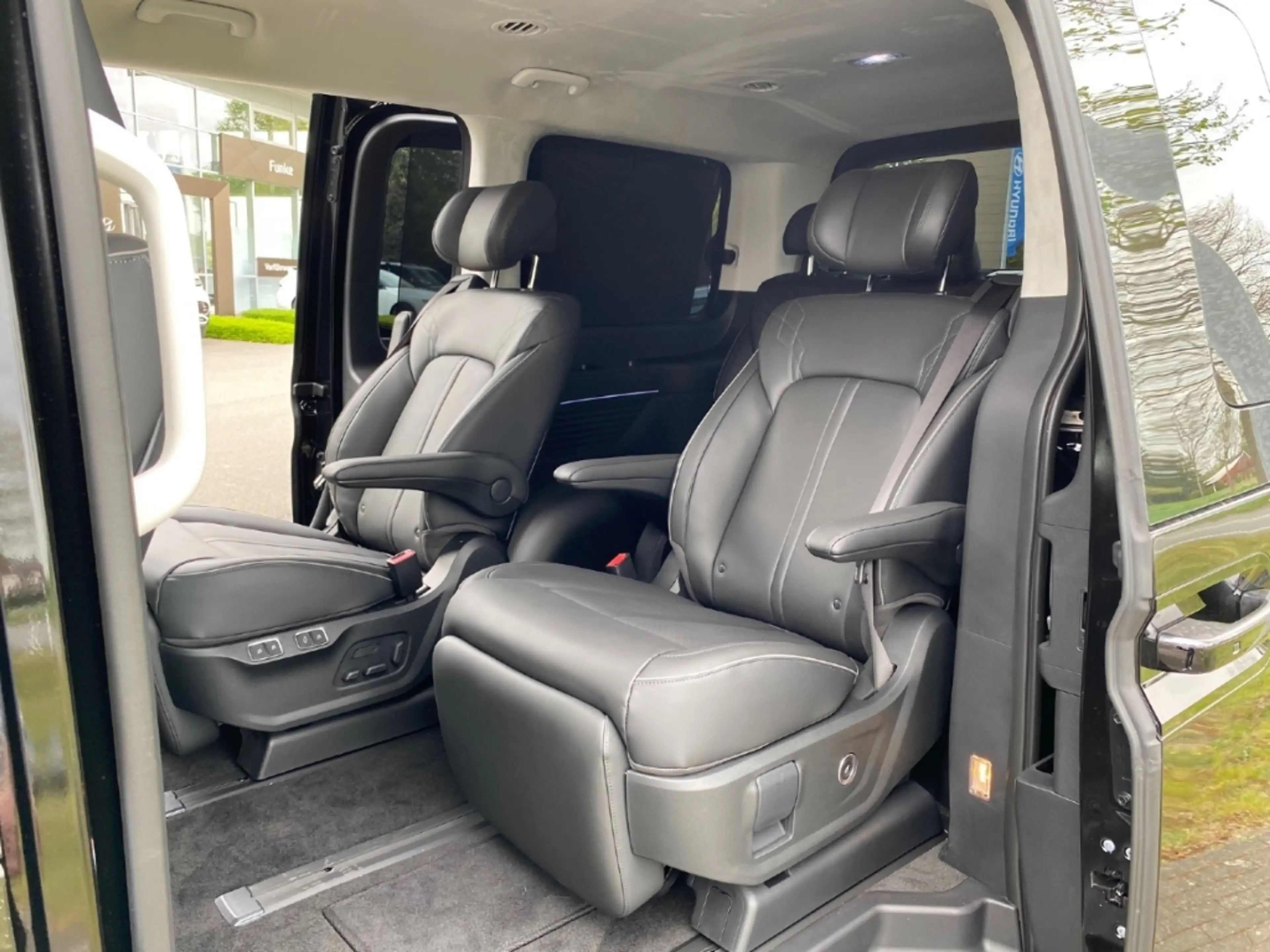 Hyundai STARIA Signature Hybrid 2WD 1.6 T-GDI EU6e 7-Sitzer Navi — photo 6