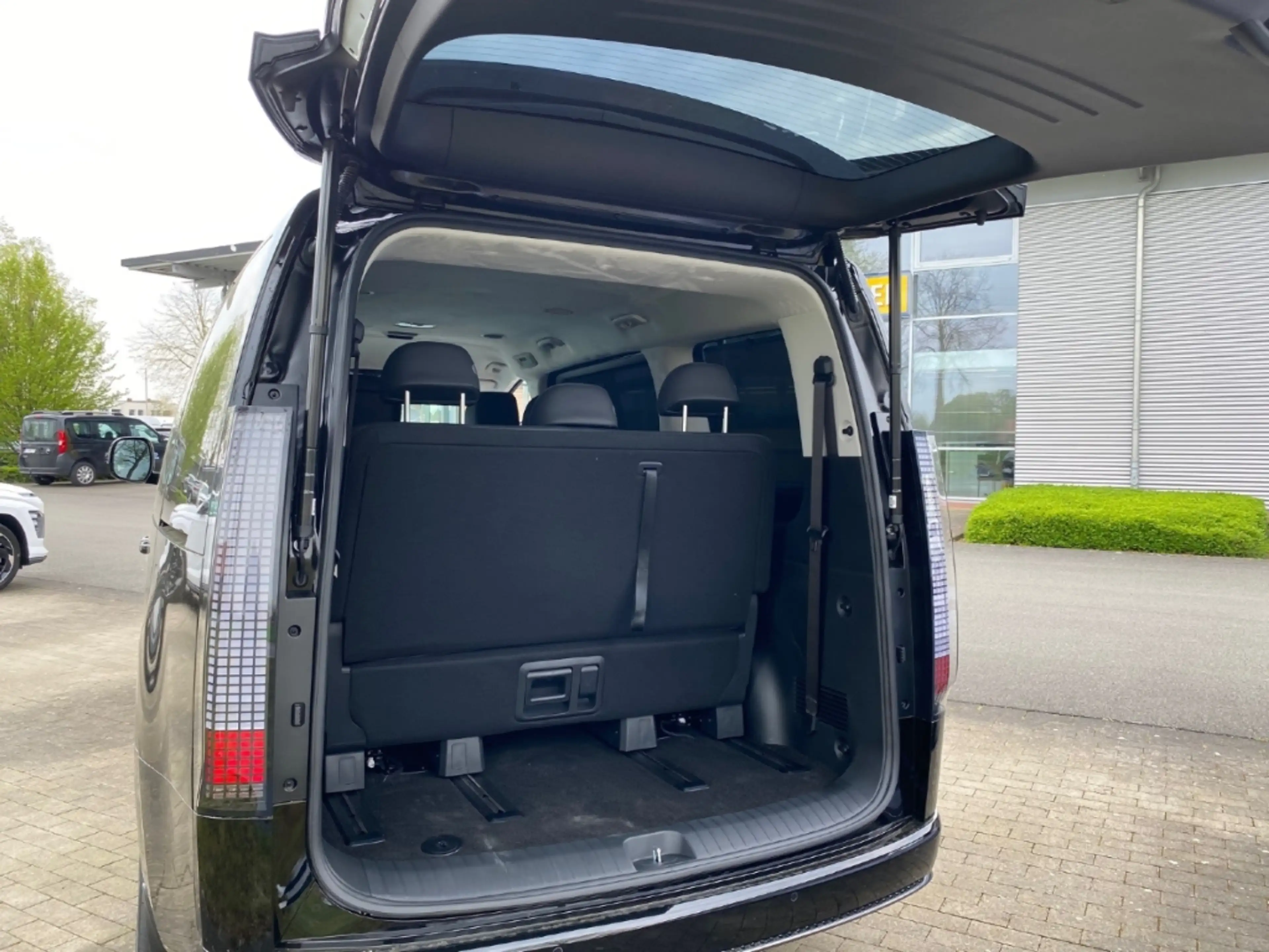 Hyundai STARIA Signature Hybrid 2WD 1.6 T-GDI EU6e 7-Sitzer Navi — photo 8