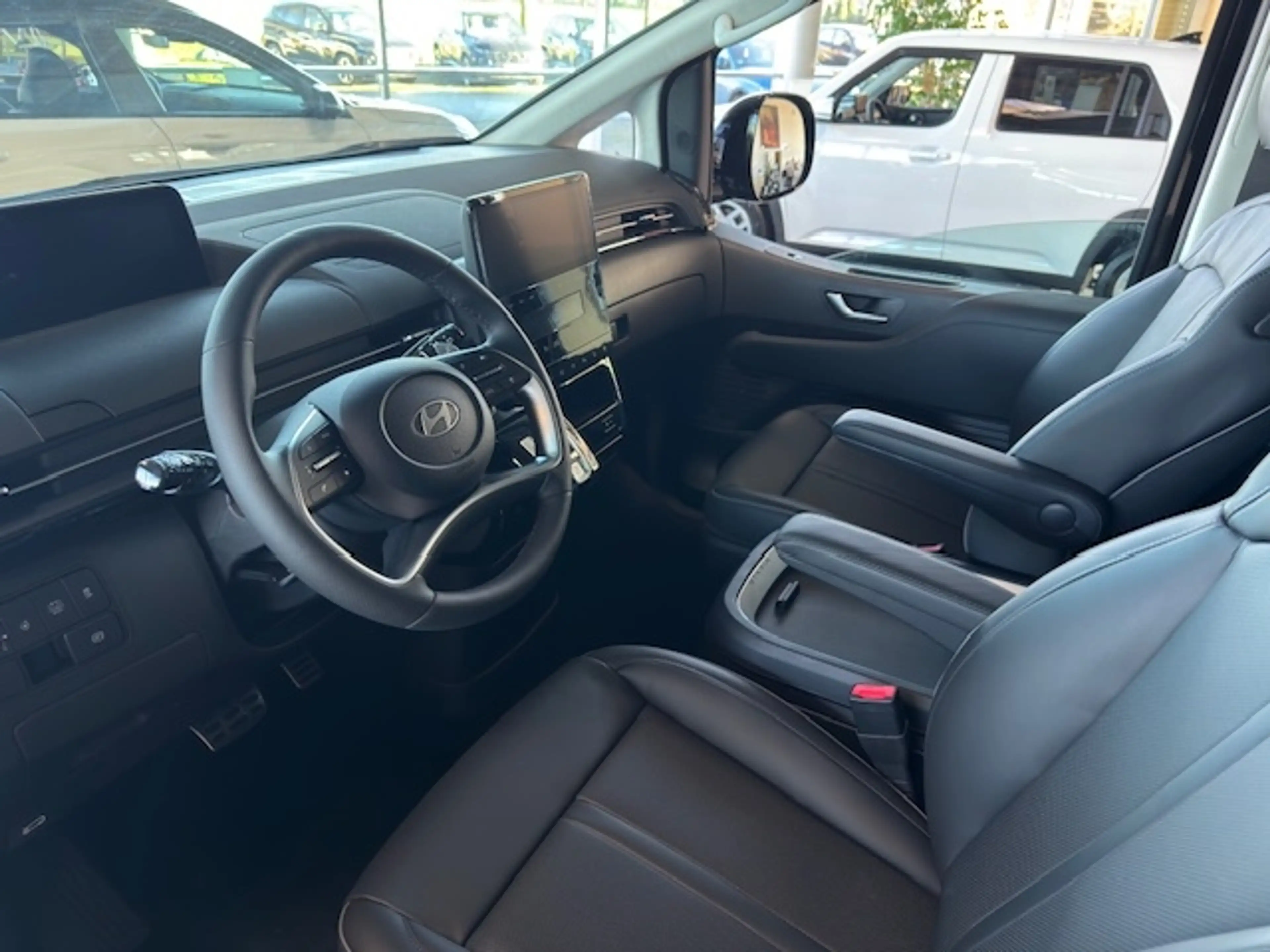 Hyundai STARIA Signature Hybrid 2WD 1.6 T-GDI EU6e 7-Sitzer Navi — photo 13