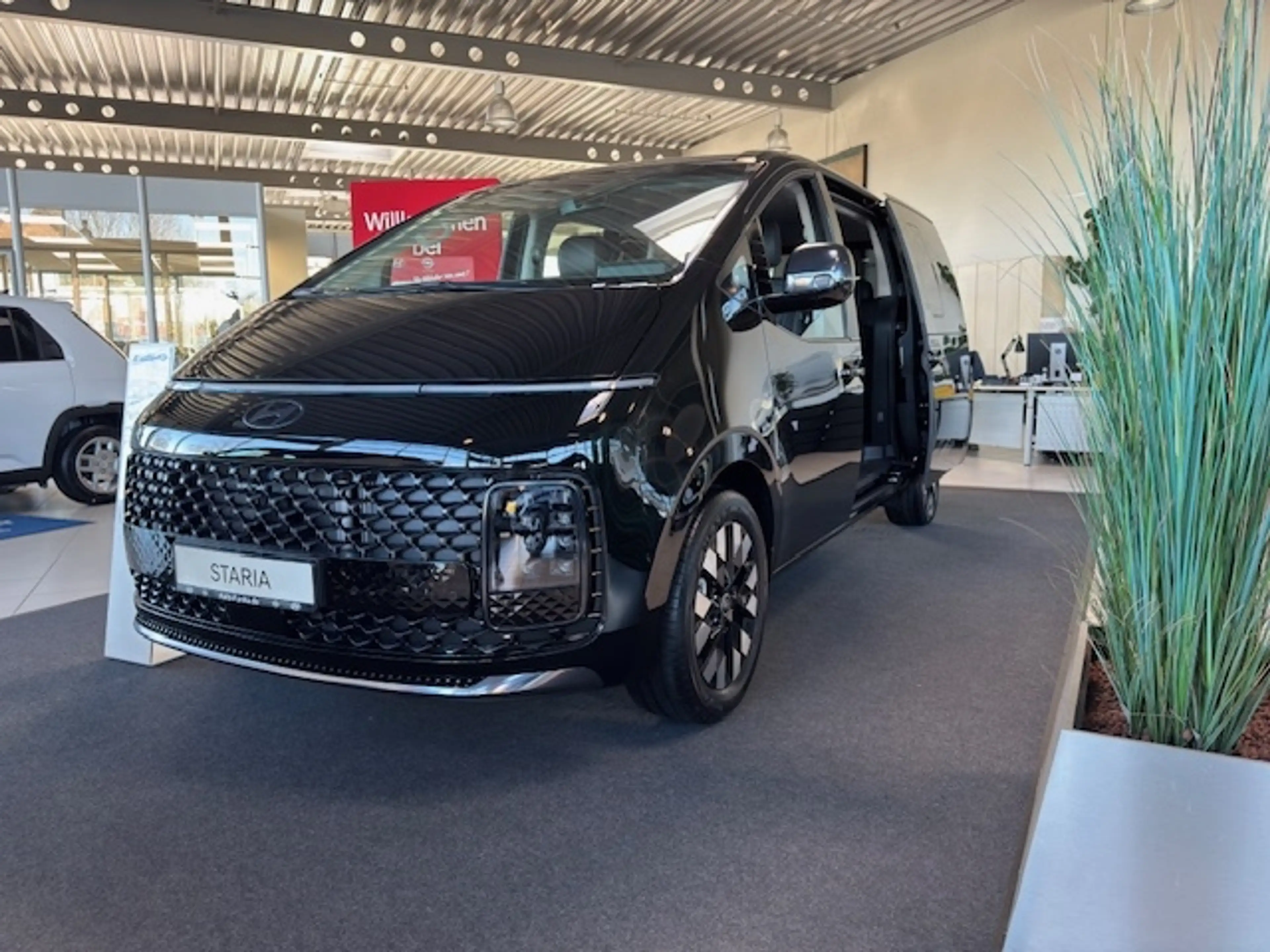 Hyundai STARIA Signature Hybrid 2WD 1.6 T-GDI EU6e 7-Sitzer Navi — photo 14