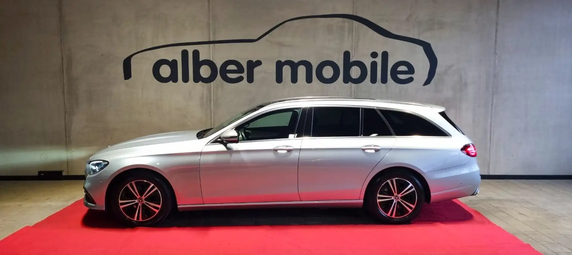 Mercedes-Benz E 220 T Avantg. Pano Leder AHK Standh. ACC LED Argent - 2