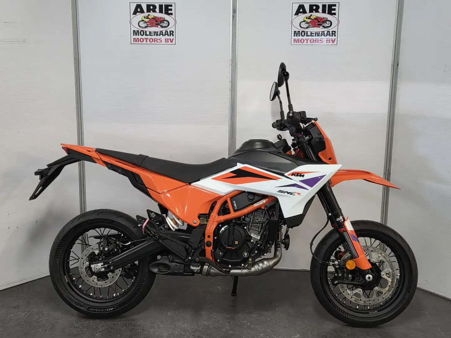 KTM 390 SMC R Orange - 1