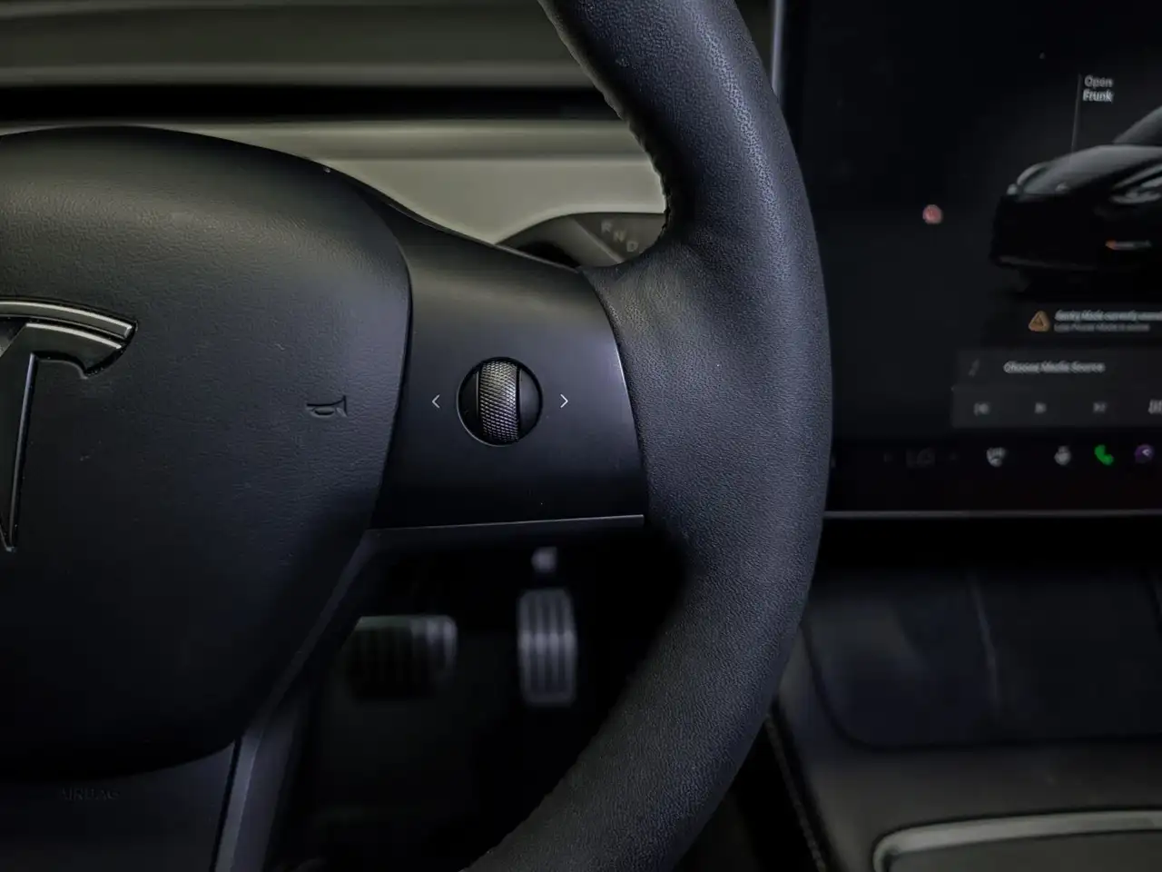 Tesla Model Y снимка Tesla Model Y