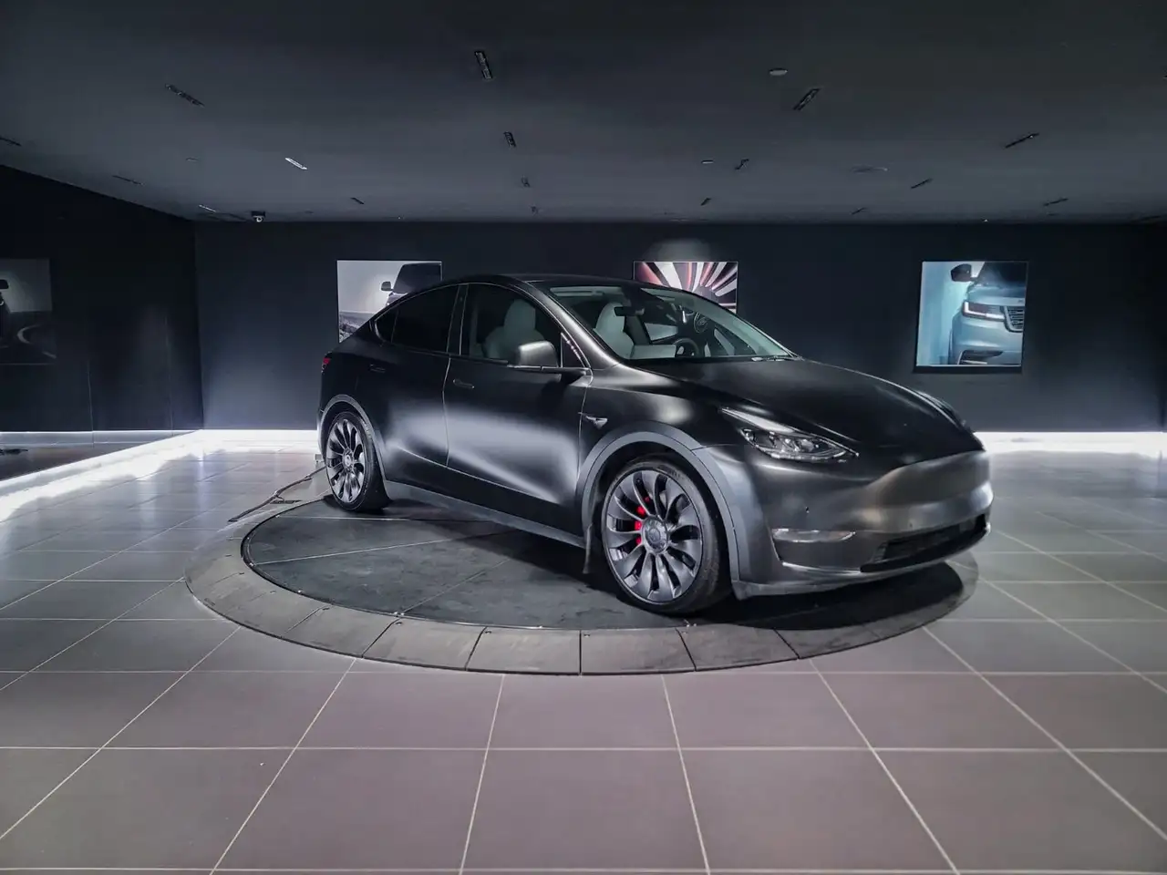 Tesla Model Y снимка Tesla Model Y