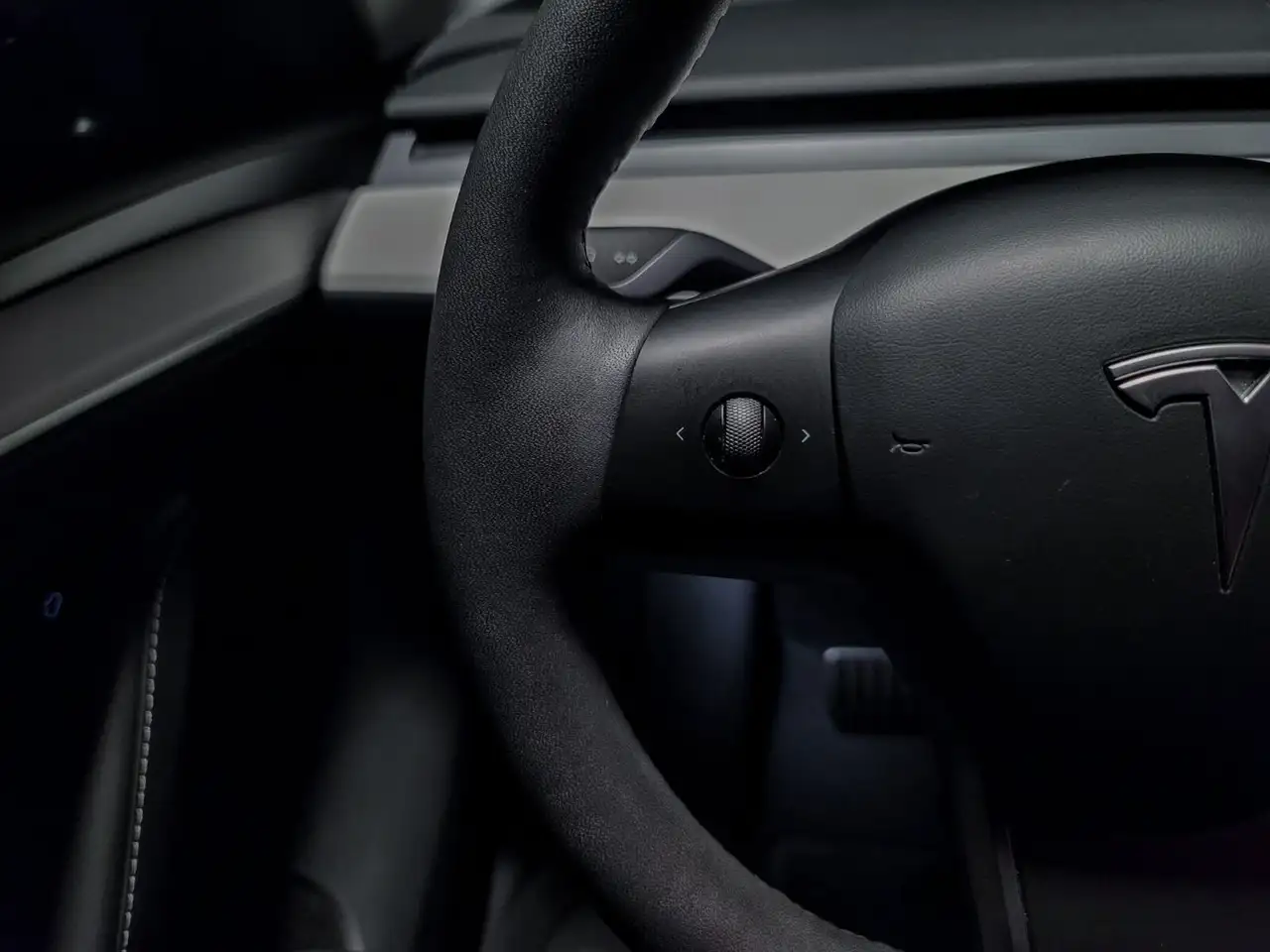 Tesla Model Y снимка Tesla Model Y