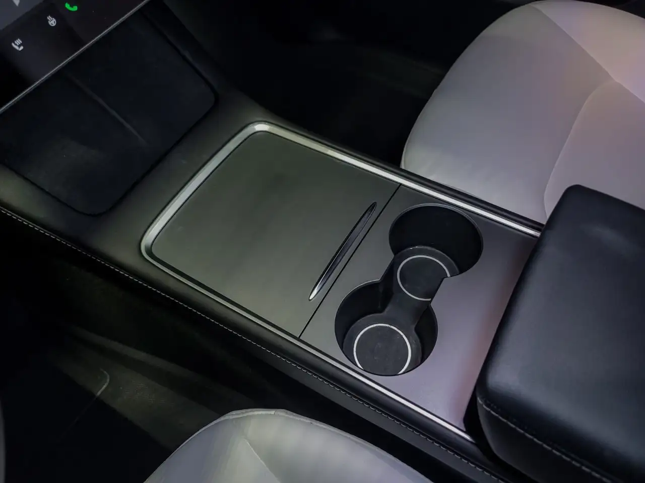 Tesla Model Y снимка Tesla Model Y
