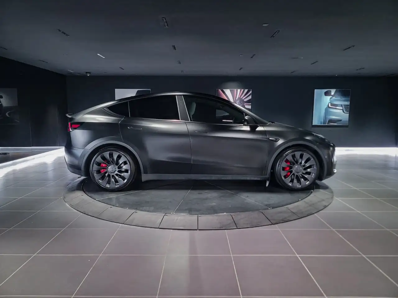 Tesla Model Y снимка Tesla Model Y