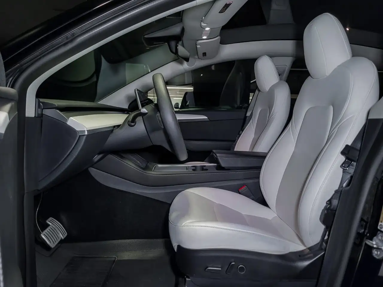 Tesla Model Y снимка Tesla Model Y