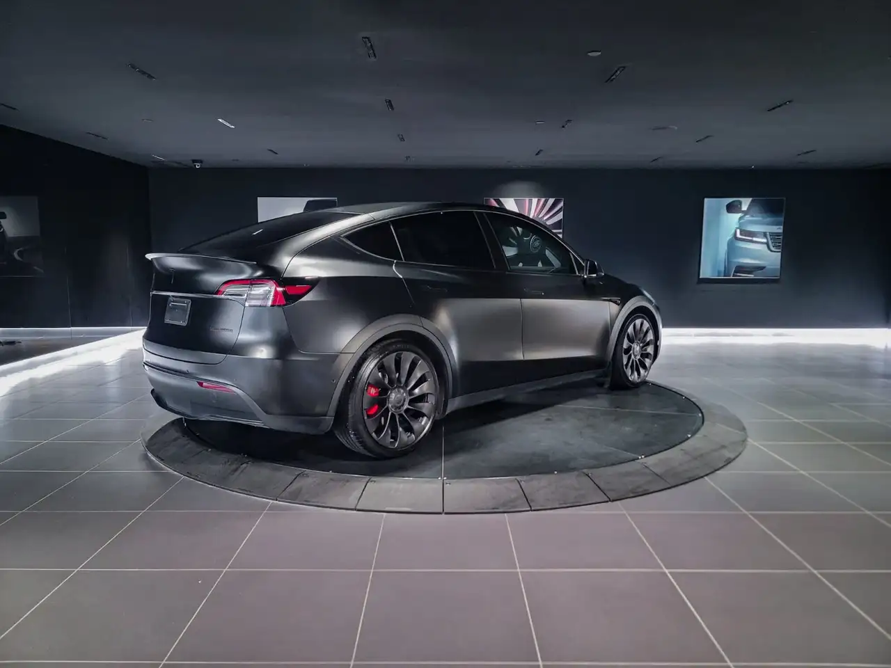 Tesla Model Y снимка Tesla Model Y