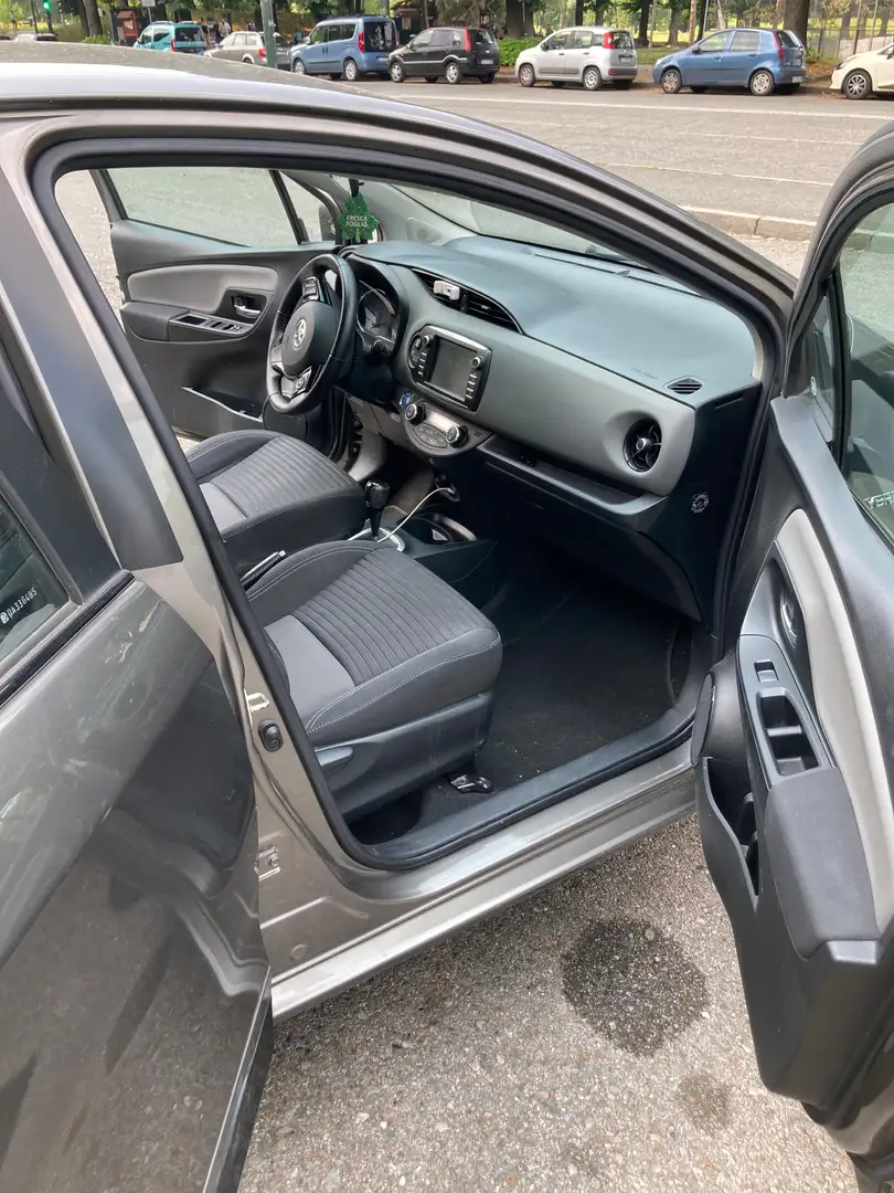 Toyota Yaris Hybrid XP13M(A) NHP13MH Blu/Azzurro - 2