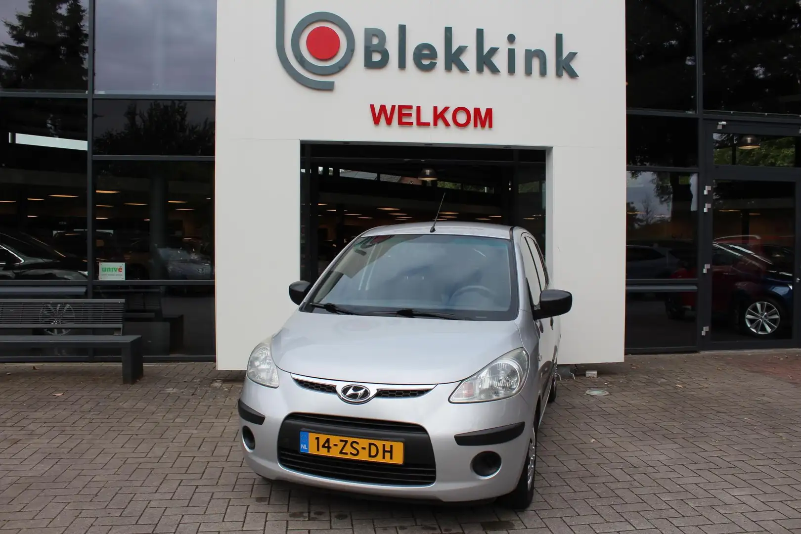 Hyundai i10 1.1 Active Cool Grijs - 1