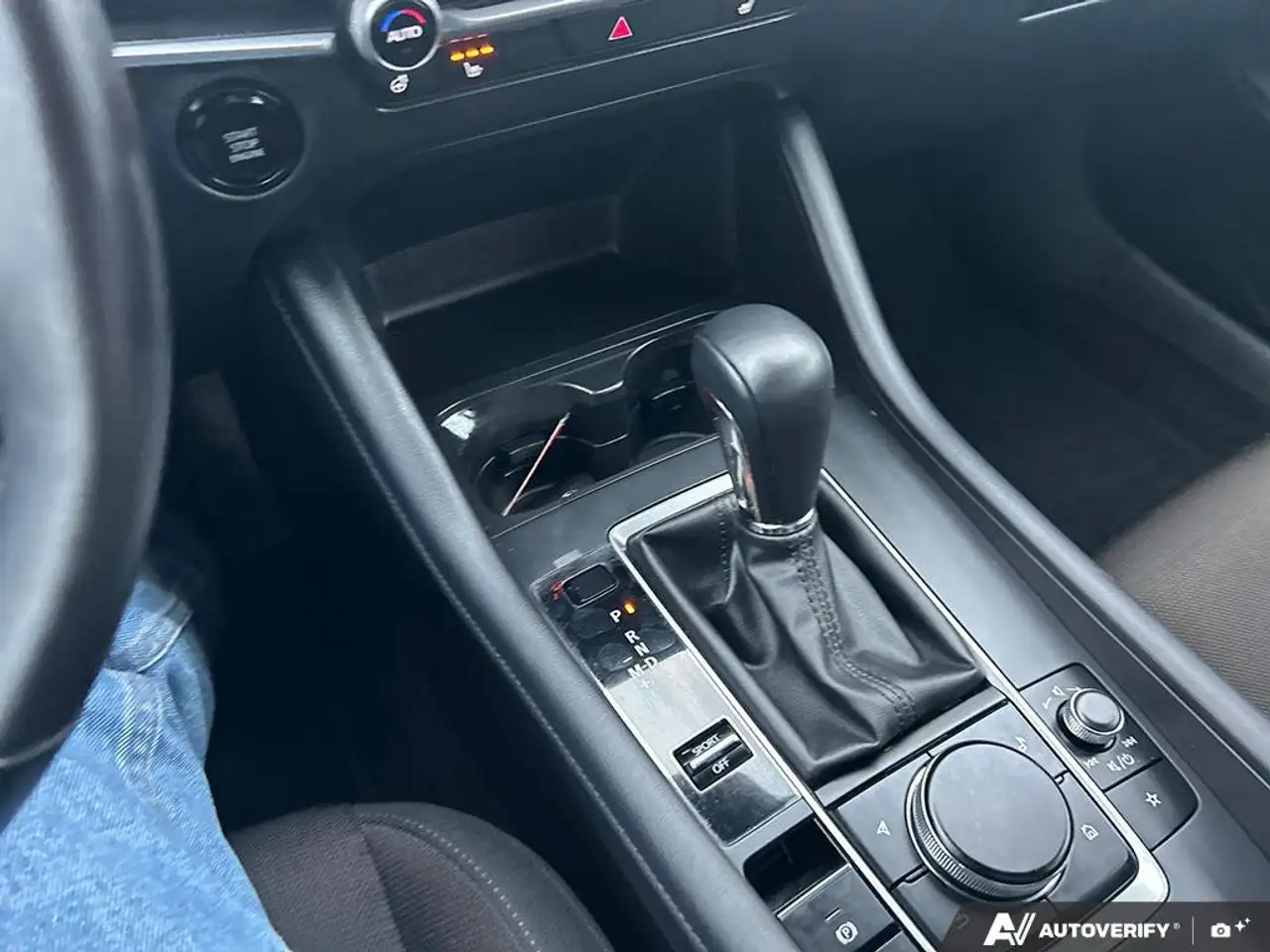 Mazda 3 снимка Mazda 3