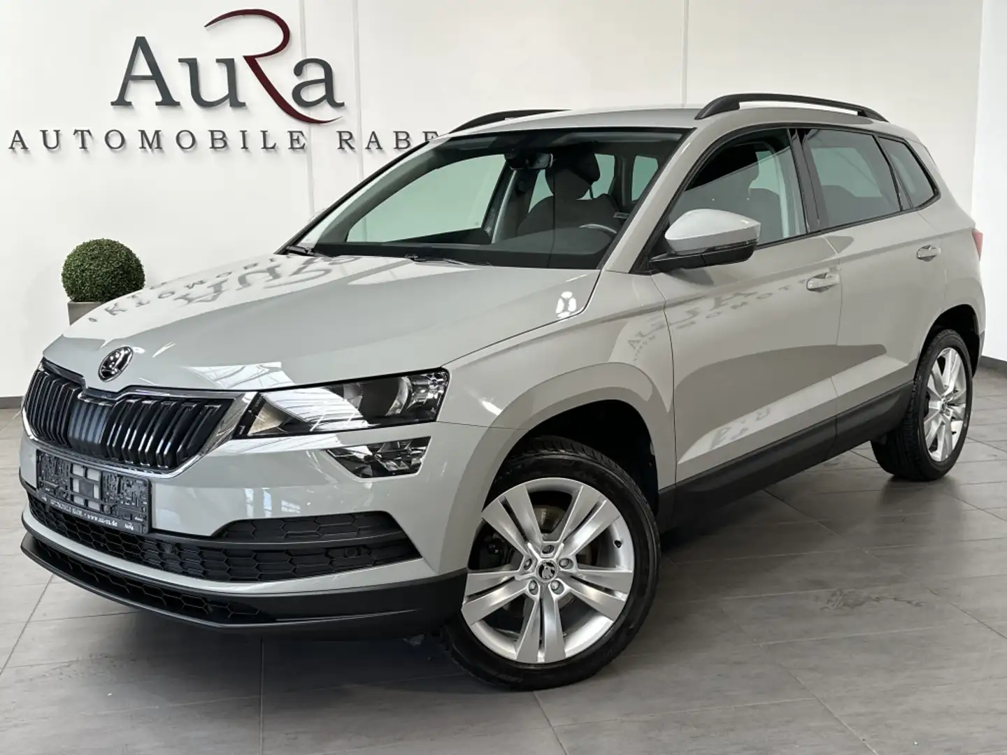 Skoda Karoq 2.0 TDI Style SHZ+AHK+CARPLAY+EU6dT+18Zo+2Hd Grey - 1