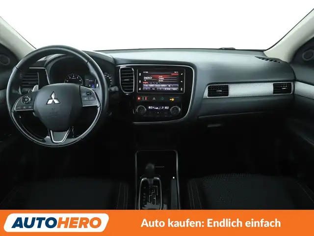 Mitsubishi Outlander view 12