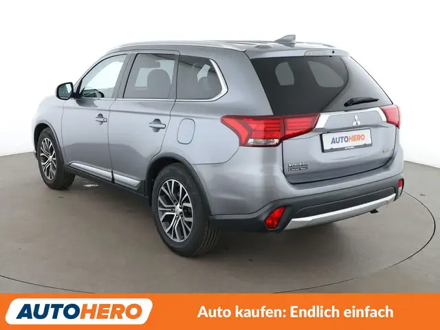 Mitsubishi Outlander view 4