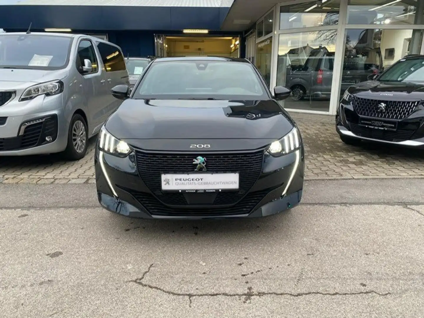 Peugeot 208 e- GT Top Ausstattung Schwarz - 2