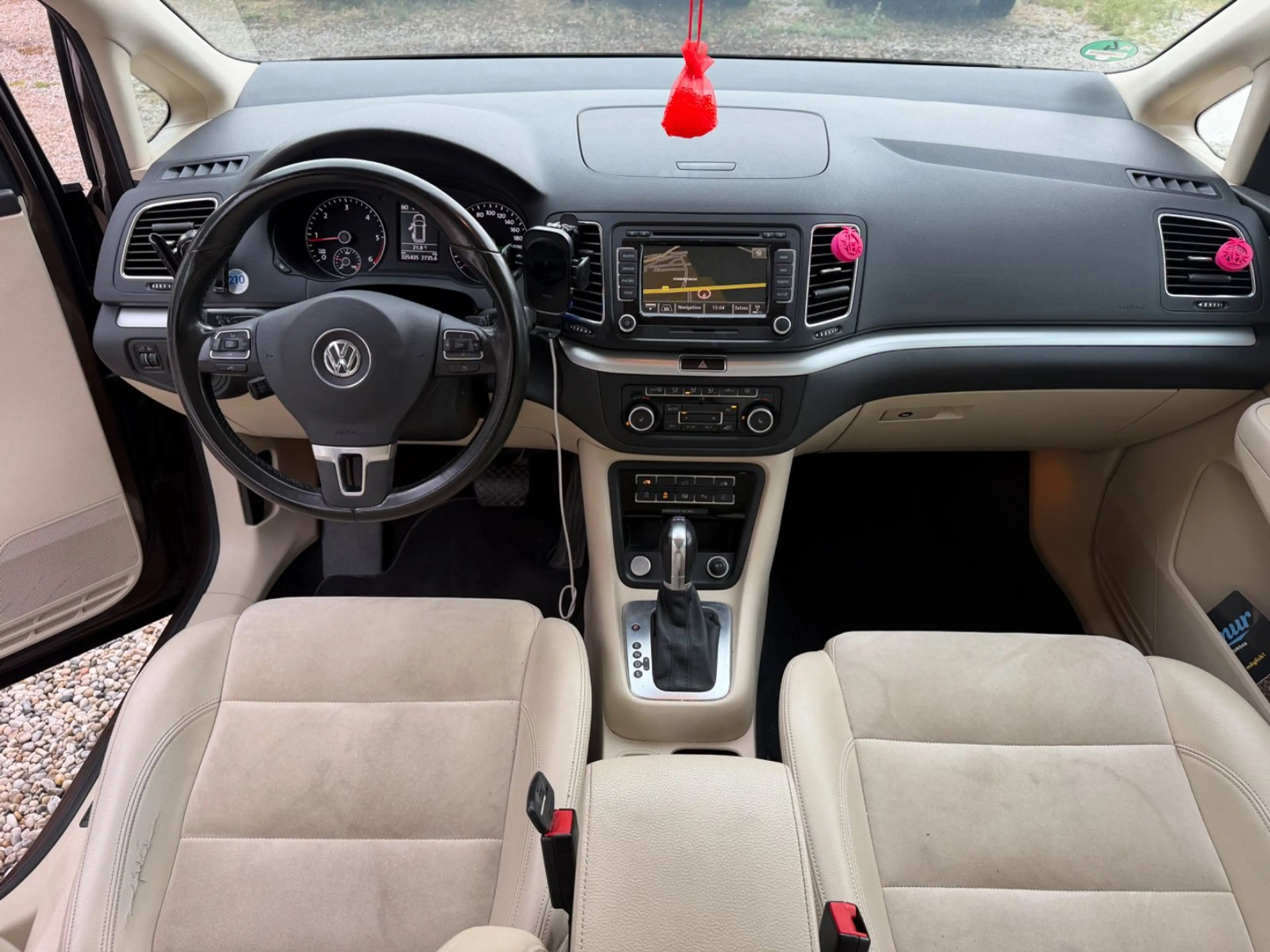 Volkswagen Sharan Highline AUT. NAVI LEDER PDC KEYLESS PANO — photo 9