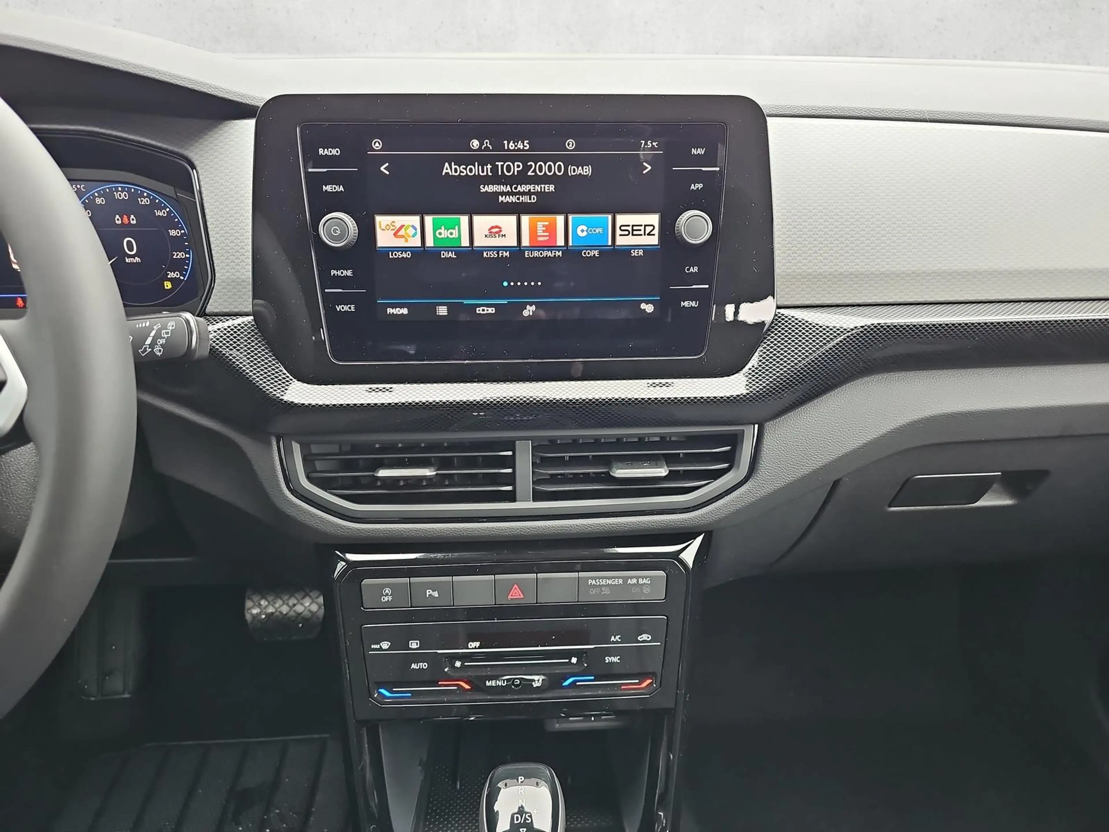 Volkswagen T-Cross 1.0 TSI DSG Life Kessy ACC  17"Manila — photo 13