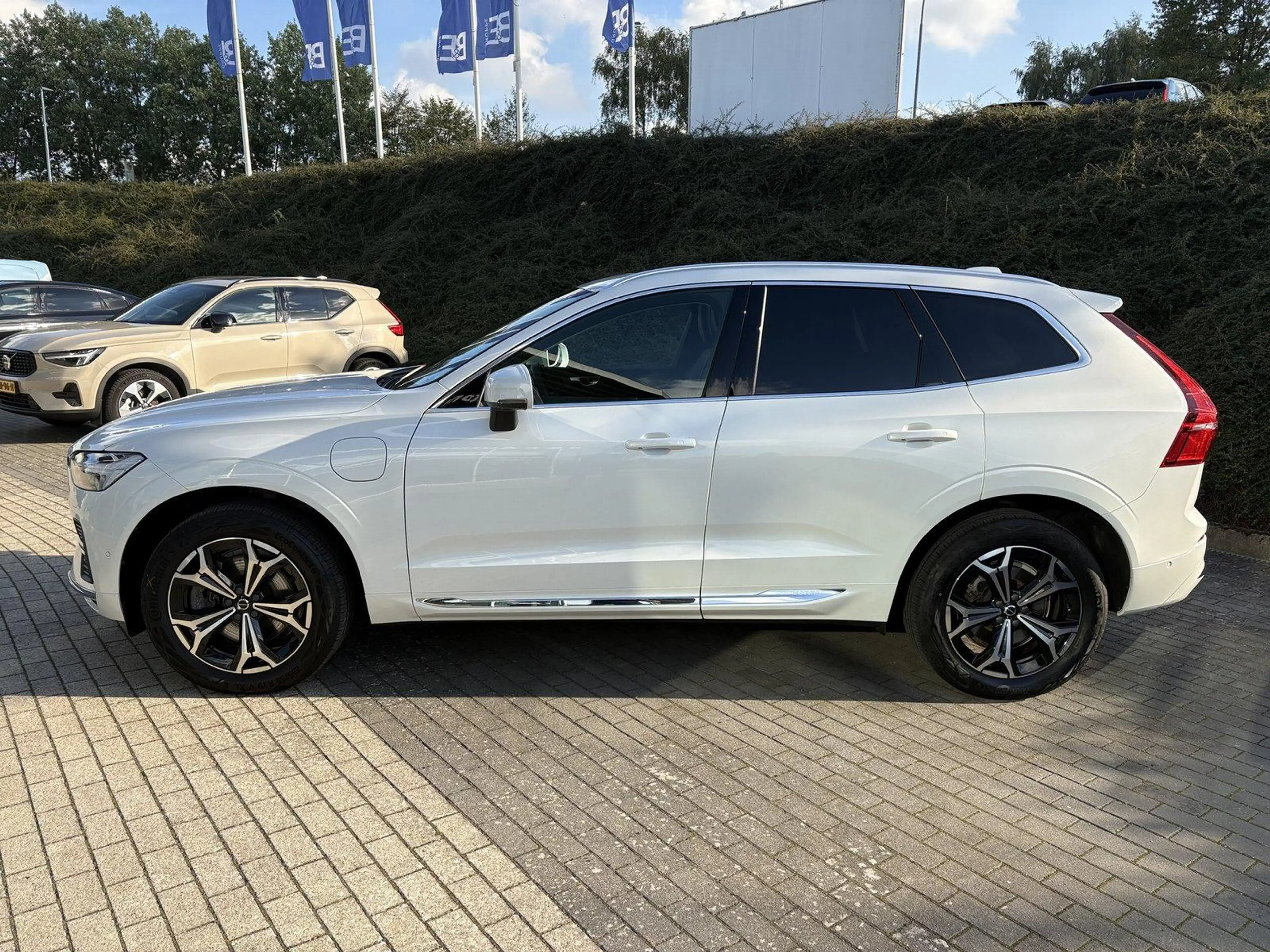 Volvo XC60 T6 AWD Inscription Expr. Plug-In — photo 3