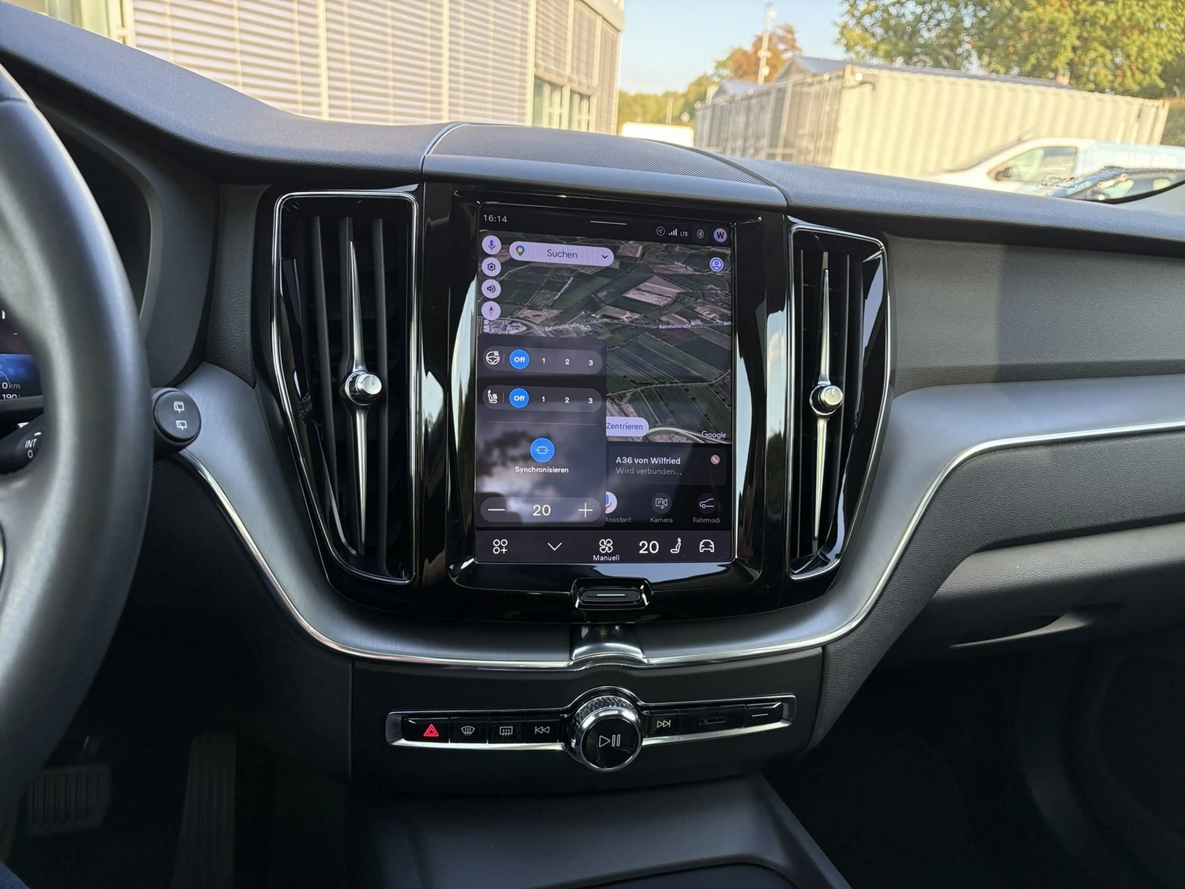 Volvo XC60 T6 AWD Inscription Expr. Plug-In — photo 13