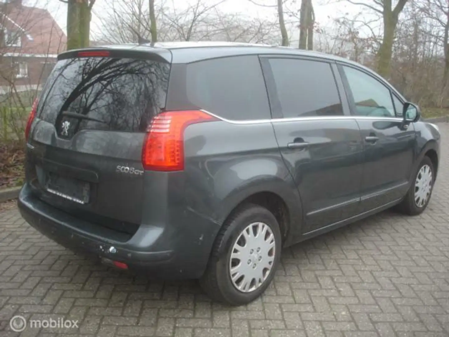 Peugeot 5008 1.6 VTi 5p Airco Cruise Leer Loopt onregelmatig Grijs - 2