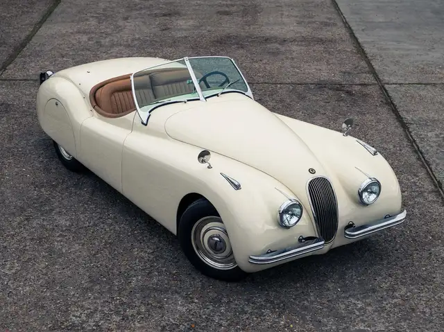 Jaguar XK 120 | Unique old restoration | Upgraded suspension