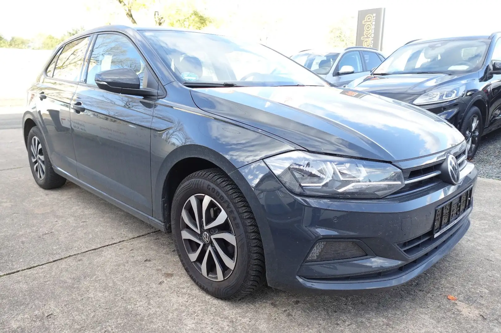 Volkswagen Polo VI Active 1 Hand+USB+BC+SITZHEIZUNG+NAVI Gris - 1