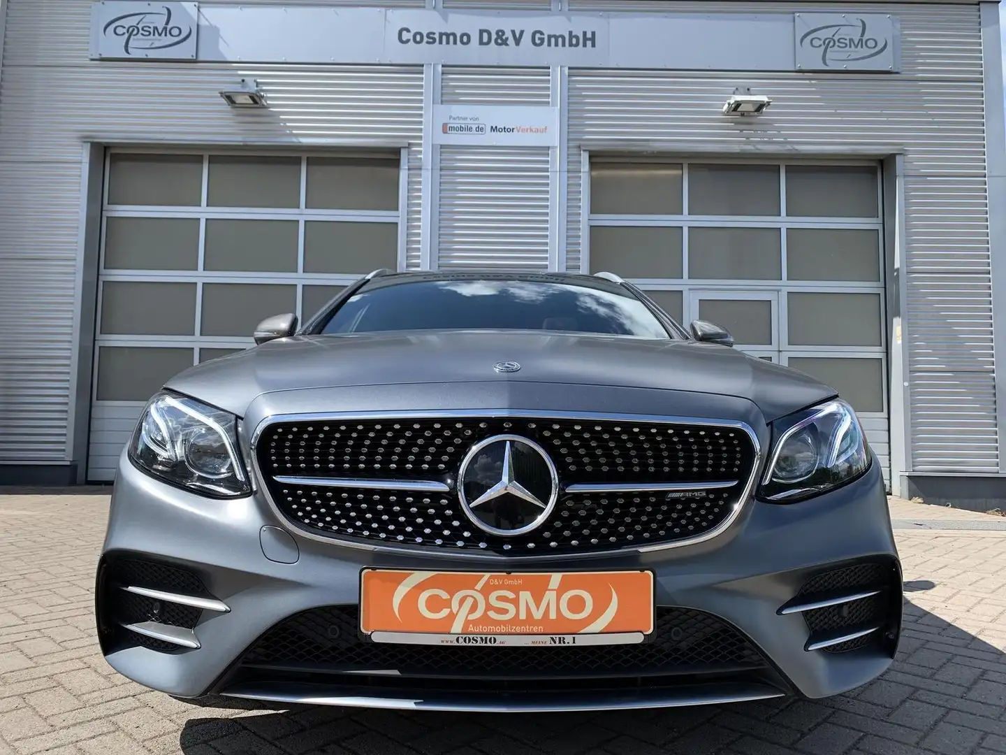 Mercedes-Benz E 43 AMG E43AMG 4MATIC Magno+Pano+AHK+Sitzklima+Burmester Grau - 2